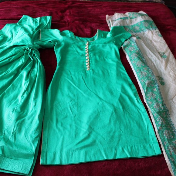 Green Salwar - Picture 3 of 4
